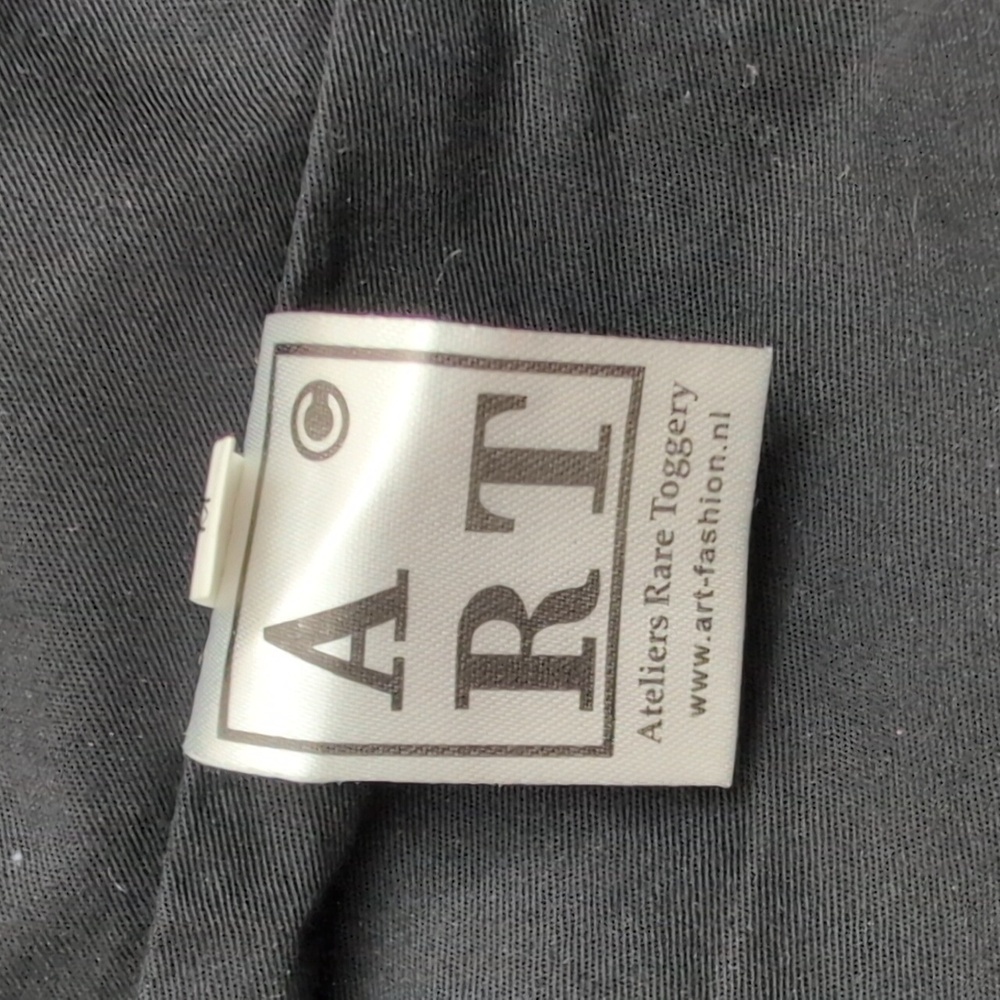 ART Ateliers Rare Toggery Stylish Women's Black Denim Vest size Medium - Picture 8 of 8